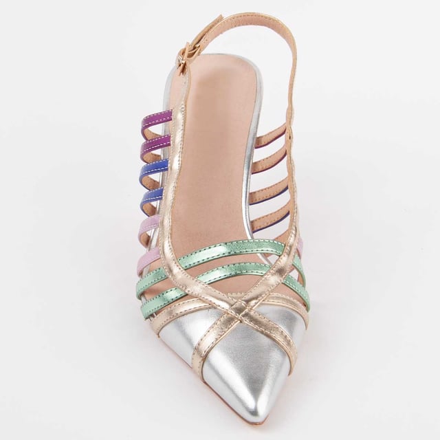 Zapato de tacón para mujer. Plantilla de piel 100% natural. Calce cómodo. Fabricado por otras marcas para nuestra marca. Medidas aproximadas: 6 cm de tacón.
