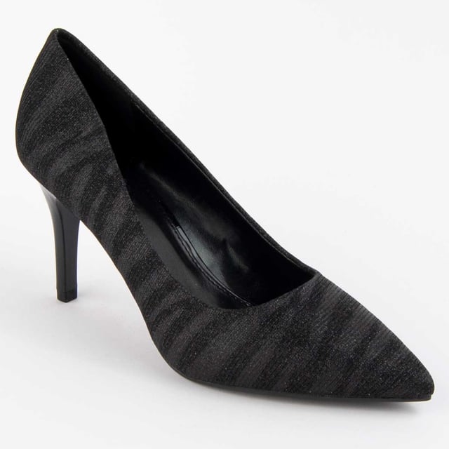 Hakken schoenen voor dames. Comfortabele pasvorm. Gemaakt door andere merken voor ons merk. Ongeveer 8 cm hak