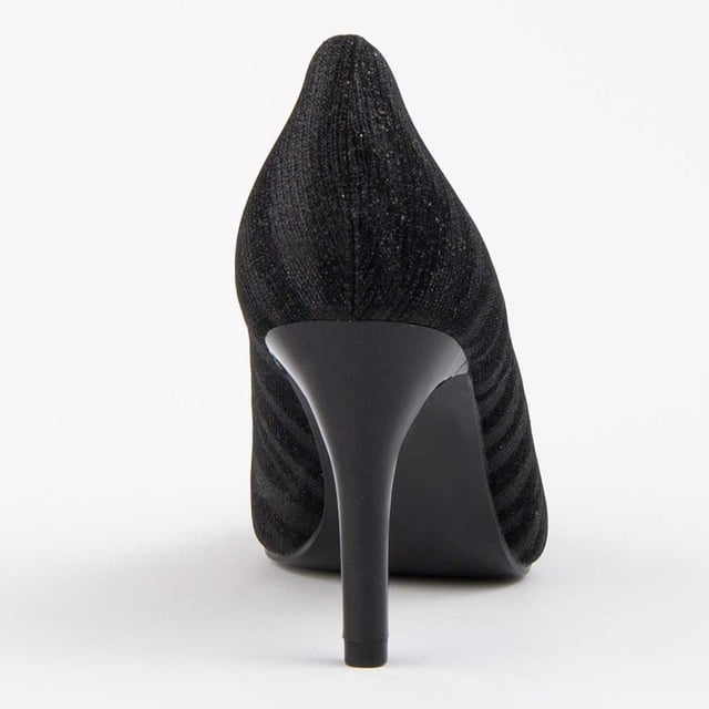 Hakken schoenen voor dames. Comfortabele pasvorm. Gemaakt door andere merken voor ons merk. Ongeveer 8 cm hak