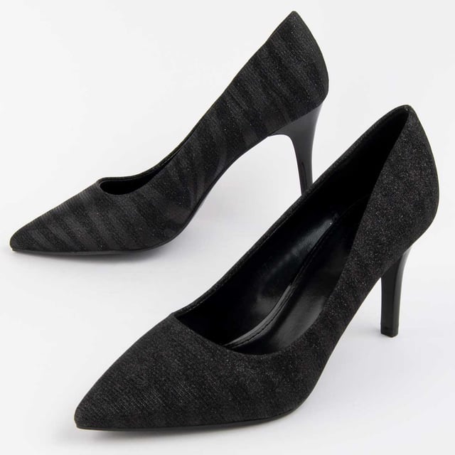 Hakken schoenen voor dames. Comfortabele pasvorm. Gemaakt door andere merken voor ons merk. Ongeveer 8 cm hak