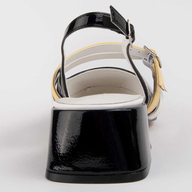 High-Heel Schuh für Damen. Einlegesohle aus 100% natürlichem Leder. Bequemer Sitz. Hergestellt von anderen Marken für unsere Marke. Ungefähre Maße: 4 cm Absatz.