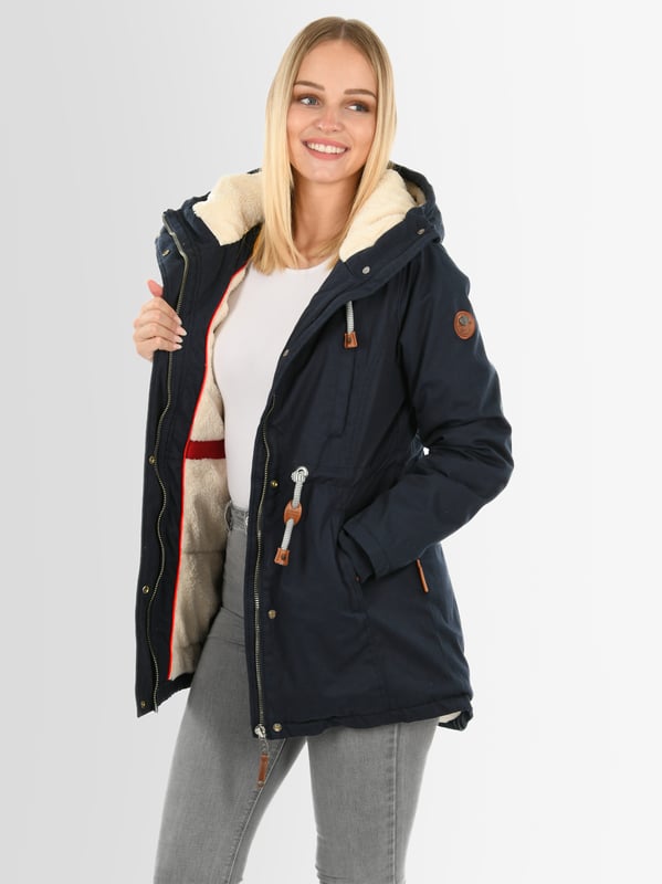Navahoo Parka Dames – Warme, windafstotende winterjas met teddyvoering & capuchon

Stijlvol en functioneel voor herfst en winter: Deze jas met zachte teddyvoering (behalve de mouwen) houdt je warm en beschermd tegen wind. De getailleerde pasvorm zorgt voor een elegante look.

✔ Warm & windafstotend ontwerp
✔ Capuchon met teddyvoering en trekkoord
✔ Hoge kraag & geribde manchetten
✔ Zijzakken, borstzakken en binnenzak
✔ Stevige ritssluiting & windvanger

Materiaal:
Buitenstof: 100% Katoen
Voering & vulling: 100% Polyester