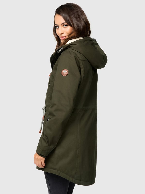 Navahoo Parka Dames – Warme, windafstotende winterjas met teddyvoering & capuchon

Stijlvol en functioneel voor herfst en winter: Deze jas met zachte teddyvoering (behalve de mouwen) houdt je warm en beschermd tegen wind. De getailleerde pasvorm zorgt voor een elegante look.

✔ Warm & windafstotend ontwerp
✔ Capuchon met teddyvoering en trekkoord
✔ Hoge kraag & geribde manchetten
✔ Zijzakken, borstzakken en binnenzak
✔ Stevige ritssluiting & windvanger

Materiaal:
Buitenstof: 100% Katoen
Voering & vulling: 100% Polyester