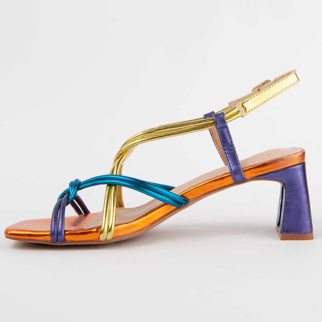 Heeled sandals for women. 100% natural leather insole. Comfortable fit. Manufactured by other brands for our brand. Approximate measurements: 6 cm heel