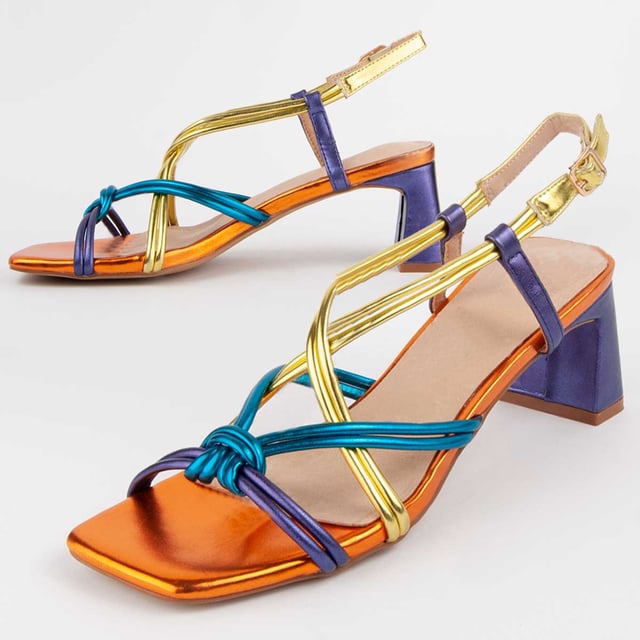 Heeled sandals for women. 100% natural leather insole. Comfortable fit. Manufactured by other brands for our brand. Approximate measurements: 6 cm heel