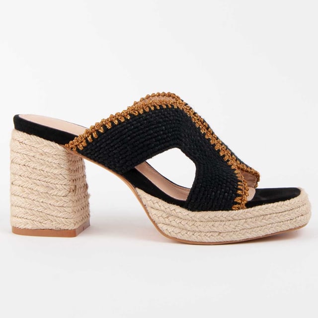 High-Heel Sandale für Damen. Einlegesohle aus 100% natürlichem Leder. Bequemer Sitz. Hergestellt von anderen Marken für unsere Marke. Ungefähre Maße: 10 cm Absatz und 3 cm Plattform.