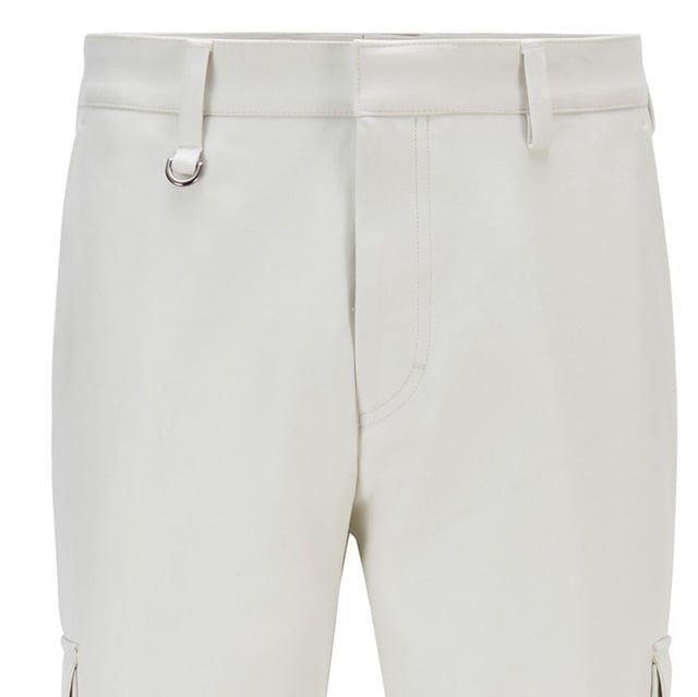 Zip and hook eye fastening.Belt loops.Cargo pockets.Slim fit.