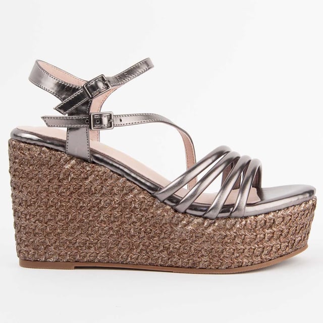 Espadrille Wedges für Damen. Einlegesohle aus 100% natürlichem Leder. Bequemer Sitz. Hergestellt von anderen Marken für unsere Marke. Ungefähre Maße: 10 cm Keilabsatz und 4 cm Plateausohle.