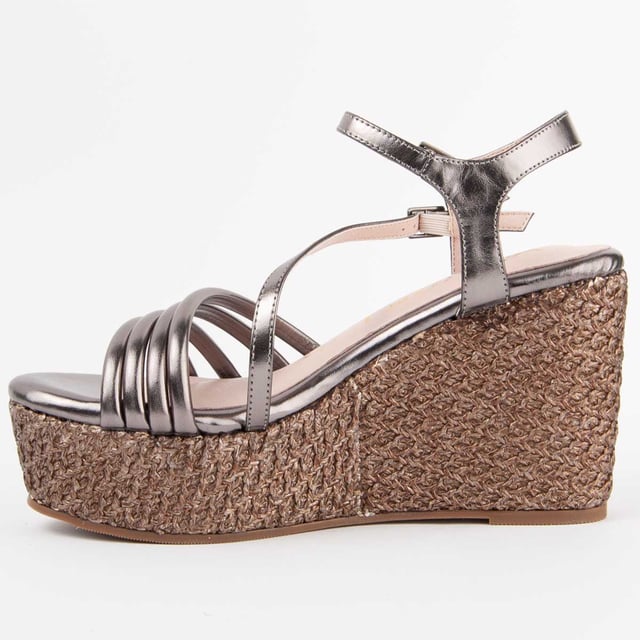 Espadrille Wedges für Damen. Einlegesohle aus 100% natürlichem Leder. Bequemer Sitz. Hergestellt von anderen Marken für unsere Marke. Ungefähre Maße: 10 cm Keilabsatz und 4 cm Plateausohle.