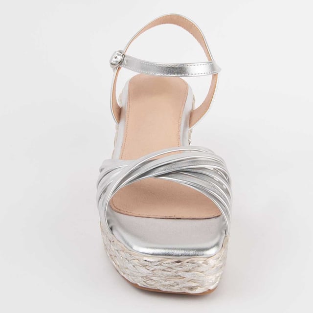 Espadrille Wedges für Damen. Einlegesohle aus 100% natürlichem Leder. Bequemer Sitz. Hergestellt von anderen Marken für unsere Marke. Ungefähre Maße: 7 cm Keil und 3 cm Plattform.