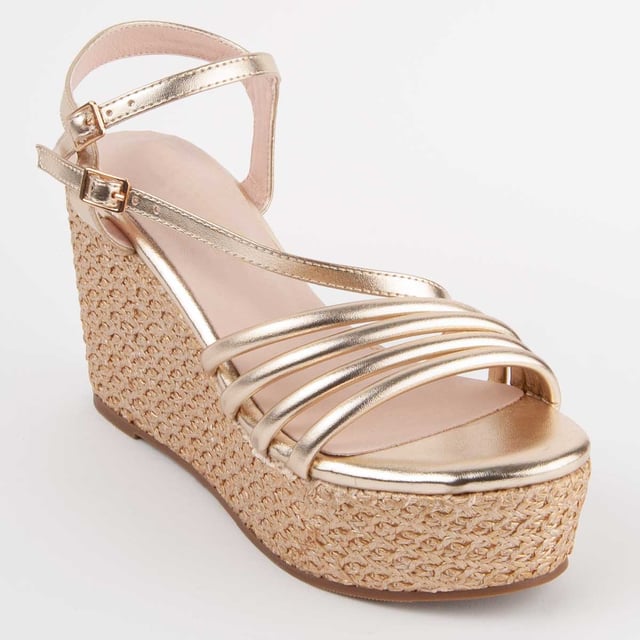 Espadrille Wedges für Damen. Einlegesohle aus 100% natürlichem Leder. Bequemer Sitz. Hergestellt von anderen Marken für unsere Marke. Ungefähre Maße: 10 cm Keilabsatz und 4 cm Plateausohle.