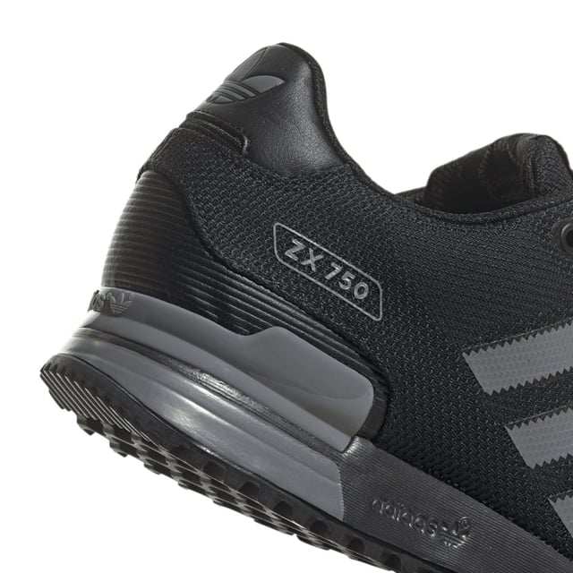 Men's adidas Originals ZX 750 Woven Trainers in Black Mens adidas Originals ZX 750 Woven Shoes in black.The adidas ZX shoes have a special place in the heart of trainer enthusiasts. This version of the classic shoes shows off its sleek shape in a woven upper. The colours are bold and straight to the point so you can wear them with virtually anything. And comfort is never compromised with a snug-fitting build that sits on top of an EVA midsole. Indulge in comfort and stay fresh for whatever the day calls for.- Innovative sneakers with vintage design and modern comfort.- Snug fit- Lace closure- Textile upper- Textile lining- EVA midsole- Rubber outsole- Ref: IF4886