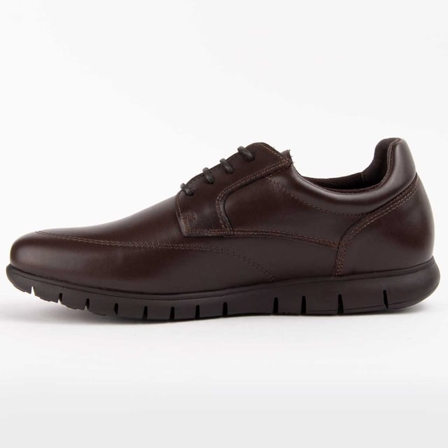 Hecho en España. Garantía Purapiel, 10 años de garantía. Zapato cómodo para hombre. Fabricado en cuero 100% natural libre de Cromo VI. Materiales de máxima calidad. Suela de goma antideslizante. Plantilla acolchada. Fabricado por otras marca para nuestra marca.