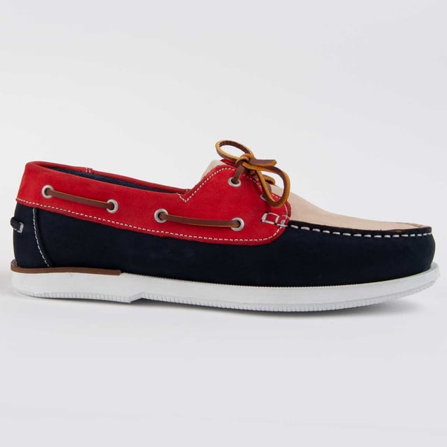 Purapiel Warranty, 10 years warranty. Casual boat shoes for men. Made with 100% natural leather, free of Chromium VI. Made with the highest quality materials. Hand-stitched. Non-slip rubber sole. Manufactured by other brands for our brand