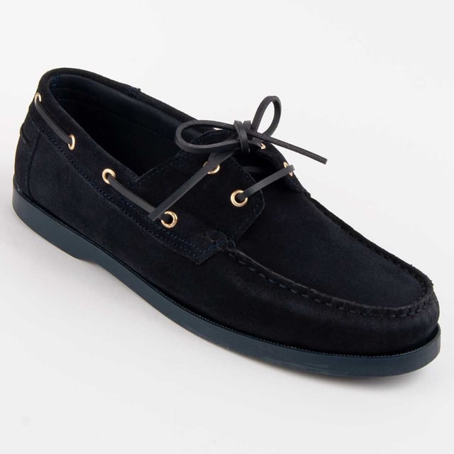 Purapiel Warranty, 10 years warranty. Casual boat shoes for men. Made with 100% natural leather, free of Chromium VI. Water-repellent suede. Made with the highest quality materials. Manufactured by other brands for our brand