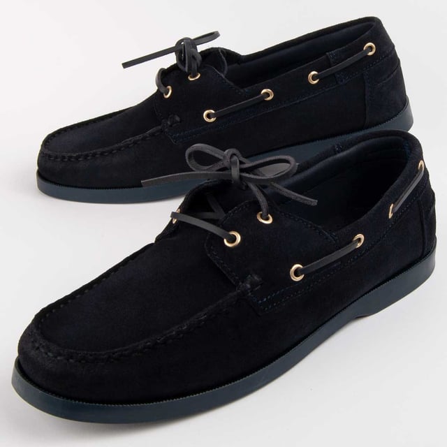 Purapiel Warranty, 10 years warranty. Casual boat shoes for men. Made with 100% natural leather, free of Chromium VI. Water-repellent suede. Made with the highest quality materials. Manufactured by other brands for our brand