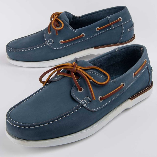 Purapiel Warranty, 10 years warranty. Casual boat shoes for men. Made with 100% natural leather, free of Chromium VI. Made with the highest quality materials. Hand-stitched. Non-slip rubber sole. Manufactured by other brands for our brand