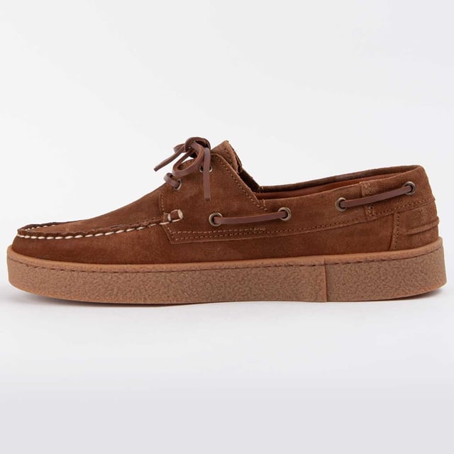 Garantía Purapiel, 10 años de garantía. Náutico casual para hombre. Fabricado en cuero 100% natural libre de Cromo VI. Materiales de máxima calidad. Cosido artesanal. Suela de goma antideslizante. Fabricado por otras marca para nuestra marca.