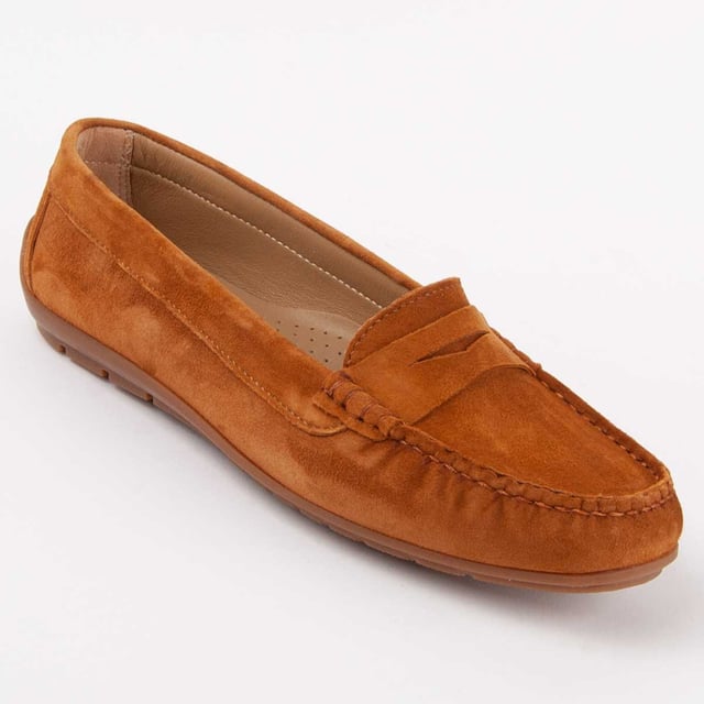 Purapiel Warranty, 10 years warranty. Casual loafers for women. Made with natural leather. Comfortable fit. Manufactured by other brands for our brand