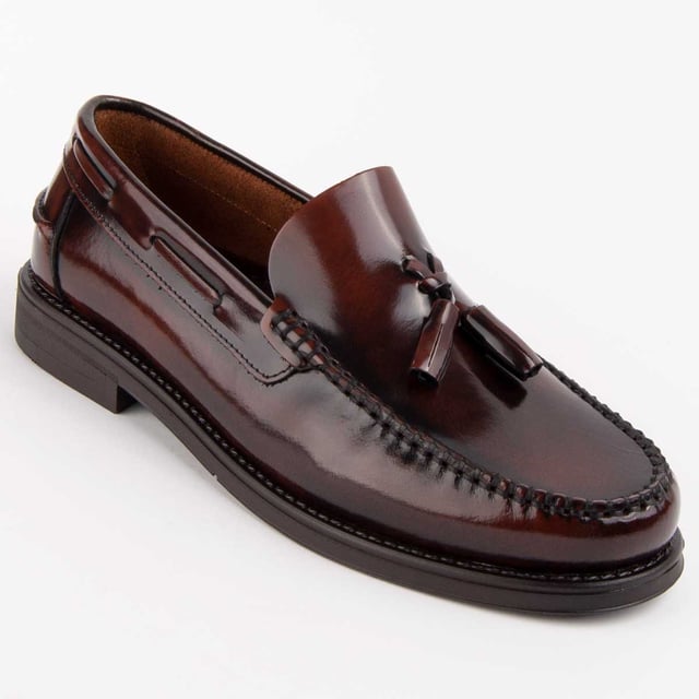 Purapiel Warranty, 10 years warranty. Classic loafers for men. Made with 100% natural leather, free of Chromium VI. Made with the highest quality materials. Non-slip rubber sole. Manufactured by other brands for our brand