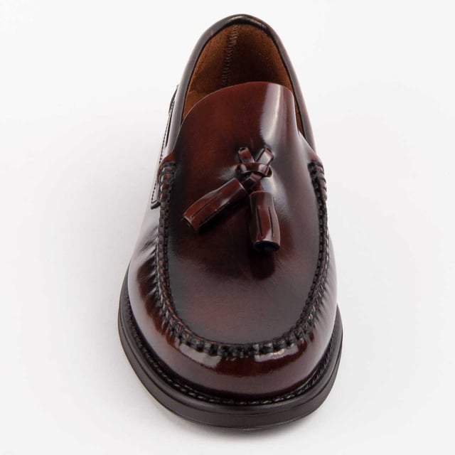 Purapiel Warranty, 10 years warranty. Classic loafers for men. Made with 100% natural leather, free of Chromium VI. Made with the highest quality materials. Non-slip rubber sole. Manufactured by other brands for our brand