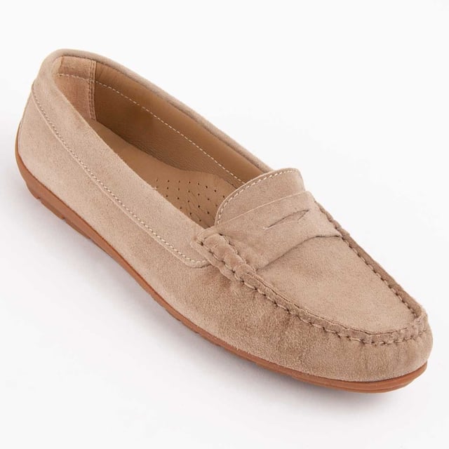 Purapiel Warranty, 10 years warranty. Casual loafers for women. Made with natural leather. Comfortable fit. Manufactured by other brands for our brand