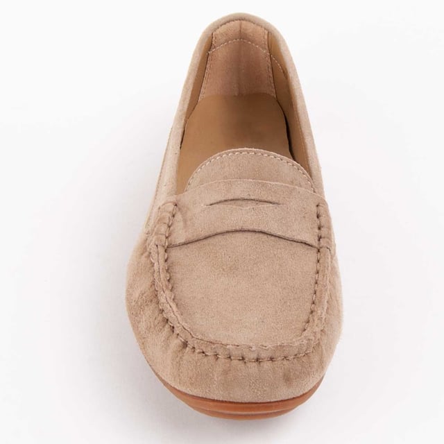 Purapiel Warranty, 10 years warranty. Casual loafers for women. Made with natural leather. Comfortable fit. Manufactured by other brands for our brand