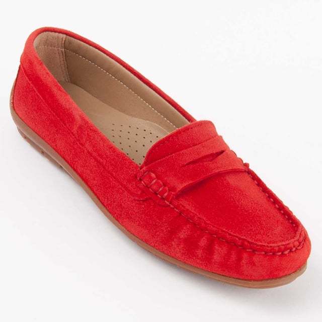 Purapiel Warranty, 10 years warranty. Casual loafers for women. Made with natural leather. Comfortable fit. Manufactured by other brands for our brand