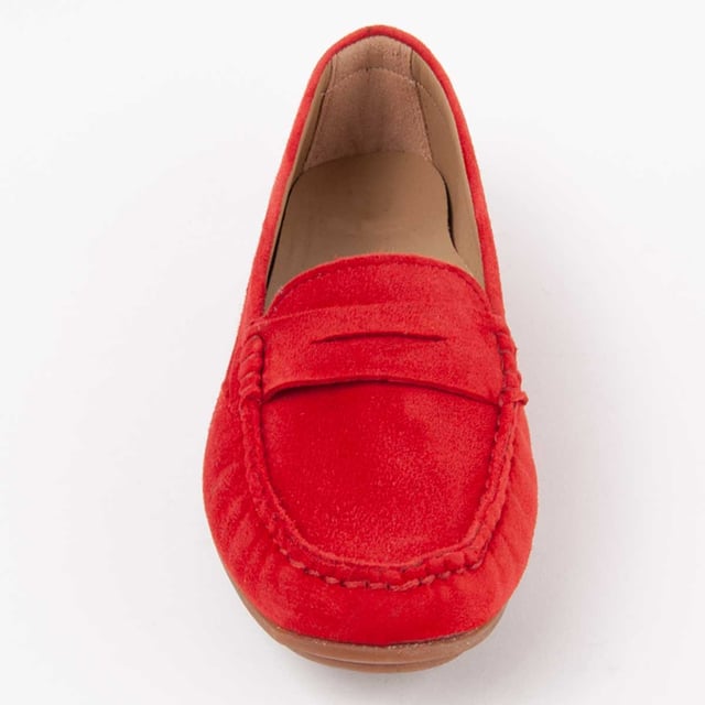 Purapiel Warranty, 10 years warranty. Casual loafers for women. Made with natural leather. Comfortable fit. Manufactured by other brands for our brand