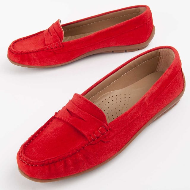 Purapiel Warranty, 10 years warranty. Casual loafers for women. Made with natural leather. Comfortable fit. Manufactured by other brands for our brand