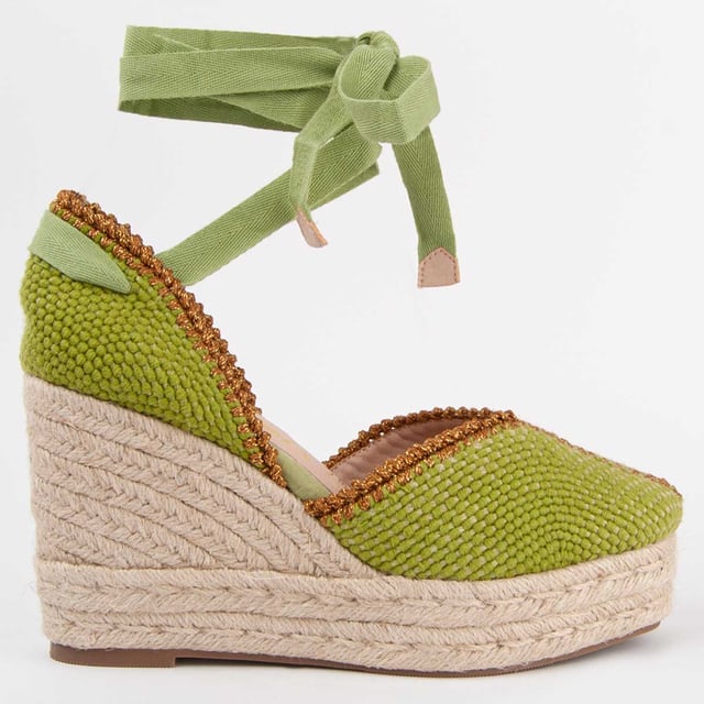 Alpargata de cuña para mujer. Plantilla de piel 100% natural. Calce cómodo. Fabricado por otras marcas para nuestra marca. Medidas aproximadas: 8 cm de cuña y 2 cm de plataforma.