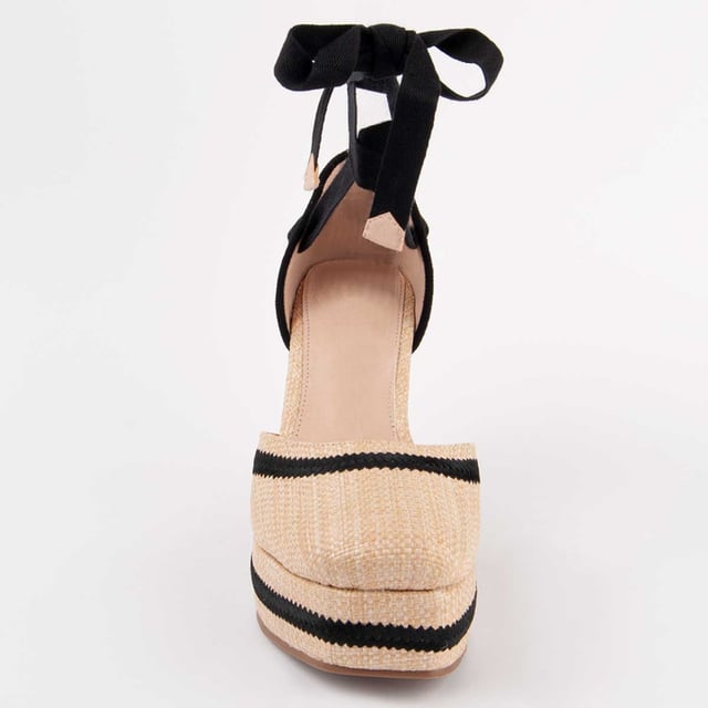 Alpargata de cuña para mujer. Plantilla de piel 100% natural. Calce cómodo. Fabricado por otras marcas para nuestra marca. Medidas aproximadas: 10 cm de cuña y 3 cm de plataforma.