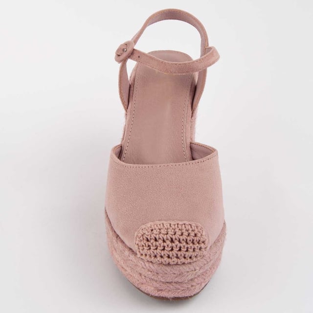 Wedge espadrille for women. 100% natural leather insole. Comfortable fit. Manufactured by other brands for our brand. Approximate measurements: 10 cm wedge and 3 cm platform.