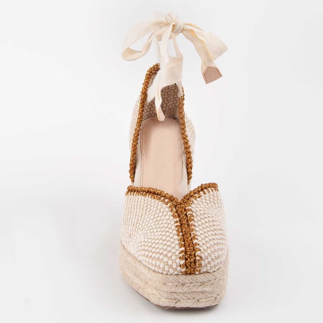 Wedge espadrille for women. 100% natural leather insole. Comfortable fit. Manufactured by other brands for our brand. Approximate measurements: 8 cm wedge and 2 cm platform