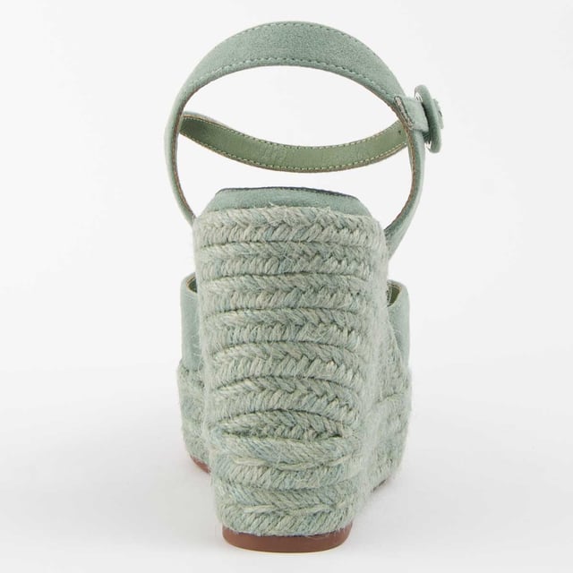 Wedge espadrille for women. 100% natural leather insole. Comfortable fit. Manufactured by other brands for our brand. Approximate measurements: 10 cm wedge and 3 cm platform.