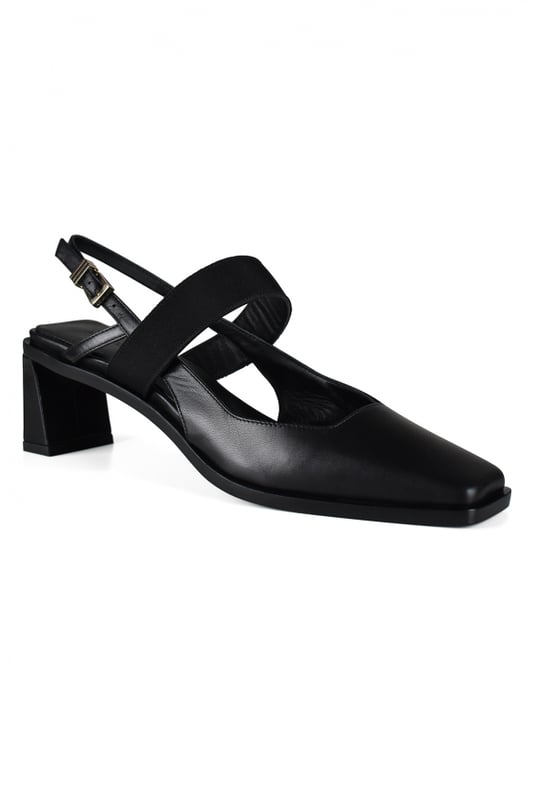Slingback Kidskin en piel negra de Anest Collective.Correa de grosgrain con textura en contraste.Punta cuadrada.Tacón escultural.Correa fina ajustable al tobillo.Made in Italy.