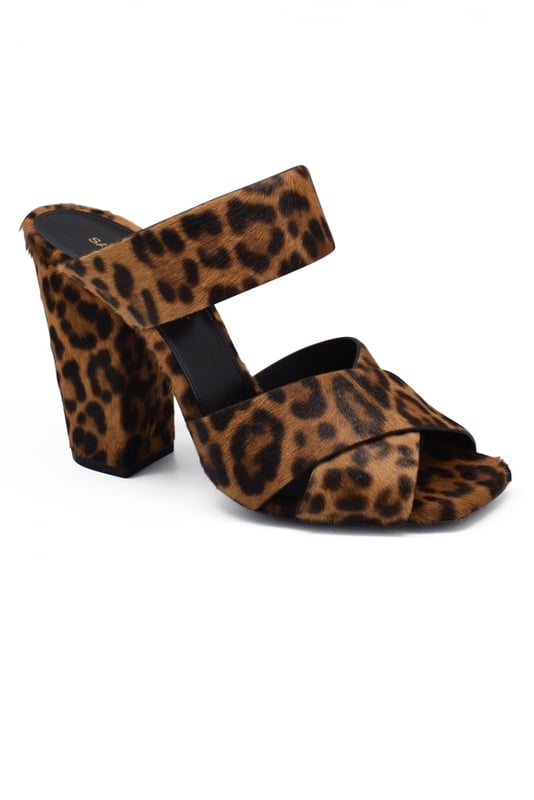 Sandalias de tiras Saint Laurent en piel de becerro de leopardo.Altura del tacón 10,5 cm.Suela de cuero.Made in Italy.
