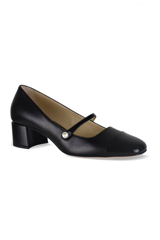 Jimmy Choo Pumps Elisa 45 Schwarz Elisa 45 Jimmy Choo Pumps aus schwarzem Leder.Quadratische Schuhspitze aus schwarzem Lackleder.Feiner Riemen mit weißer Logo-Perle verziert.Innenfutter aus Leder.Sohle aus Leder.Absatzhöhe von 4,5 cm.Made in Italy.