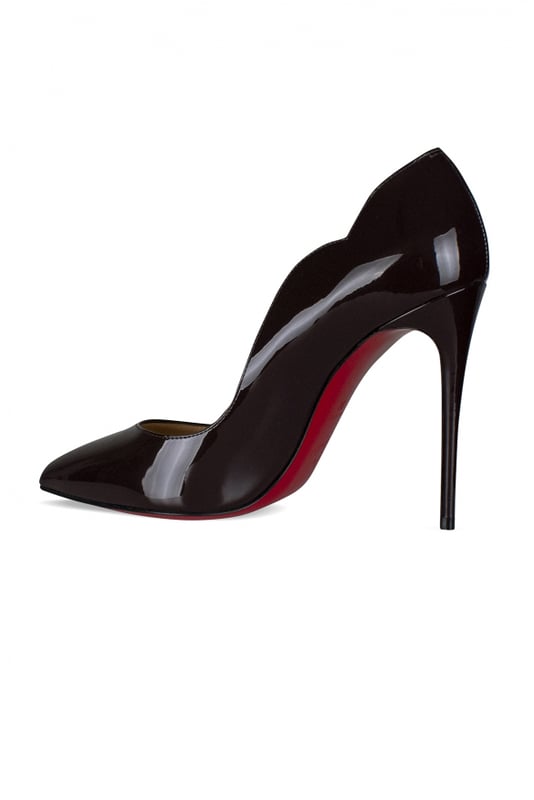 Christian Louboutin Hot Chick pumps in bruin lakleer.Originele gebogen openingen.Puntpunt.10 cm naaldhak.Rode zool.Made in Italy.