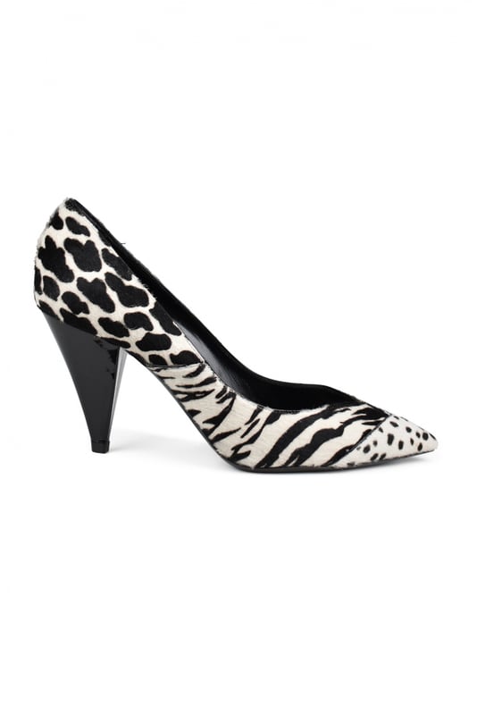 Bombas de potro Era Saint Laurent.Bombas blancas con estampado animal negro.Puntera.Tacón alto negro.Made in Italy.