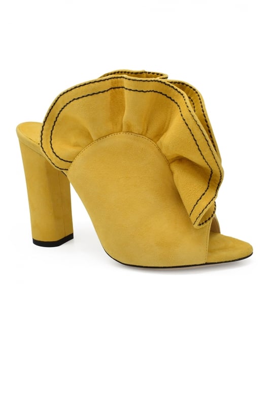 Jimmy Choo Haile 100 Muiltjes Geel Jimmy Choo Haile 100 suède gele muiltje met open teen. Leren zool. Hakhoogte 10 cm. Gemaakt in Italië.