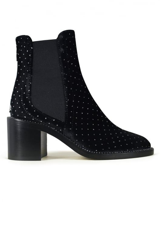 Jimmy Choo Merril Stiefeleten Schwarz Merril Jimmy Choo Stiefeleten aus schwarzem Samt mit Strass und Pailletten und Gummizug am Knöchel. Ledersohle.Absatzhöhe 6,5 cm. Made in Italy.