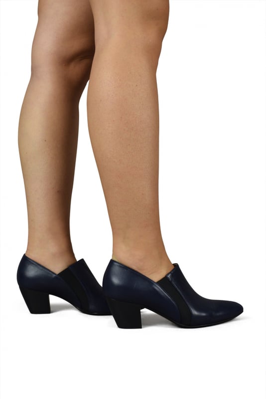 Walter Steiger Seventy Eight dubbelzijdige elastische laarzen van blauw leer.Hak 5 cm.Leren zool.Gemaakt in Italië.