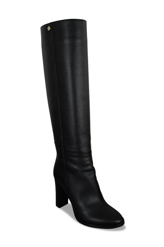 Jimmy Choo Haywood 95 laarzen van zwart generfd leer.Lakleer hak van 9,5 cm.Leren zool.Gemaakt in Italië.