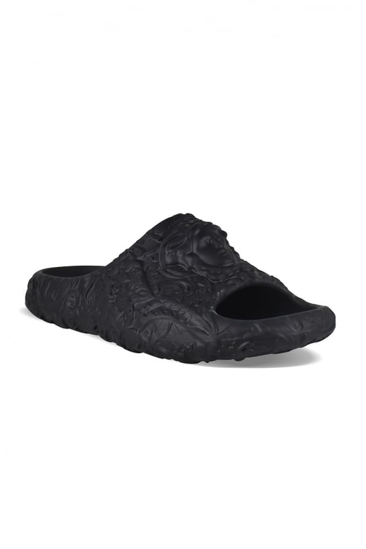 Versace Tapschoenen Medusa Dimension Zwart Medusa Dimension Versace-slippers van zwart rubber.Overal grafisch Medusa-motief in reliëf.Open ronde neus.Logo in reliëf op de hiel.Rubberen zool.Gemaakt in Italië.