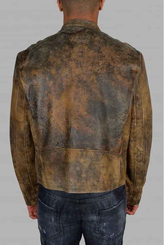 Golden Goose bruin oud leren jack.Zak met ritssluiting en decoratieve ritssluitingen aan de voorzijde.Ronde hals.100% leer.Made in Italy.