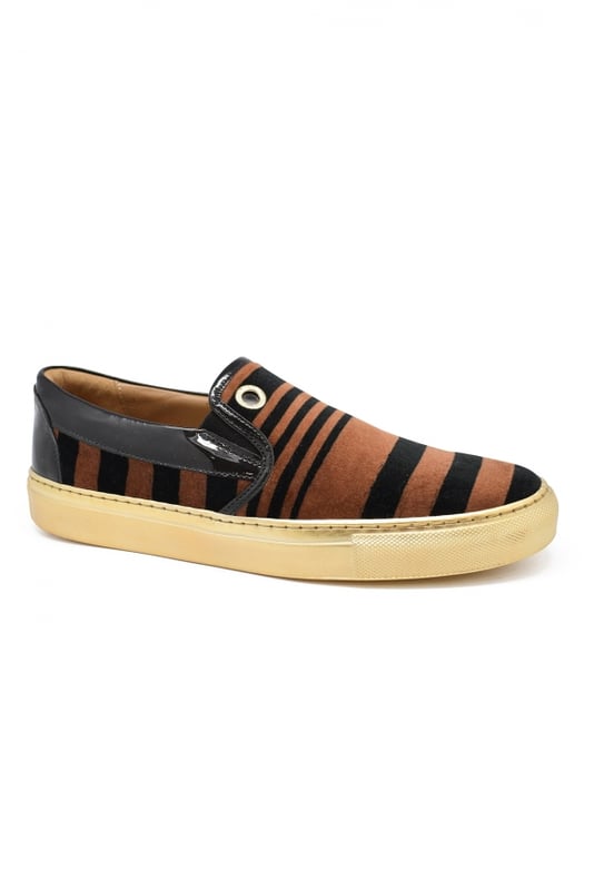 Sonia Rykiel instapper van bruin en zwart fluweel.Gemaakt in Italië.