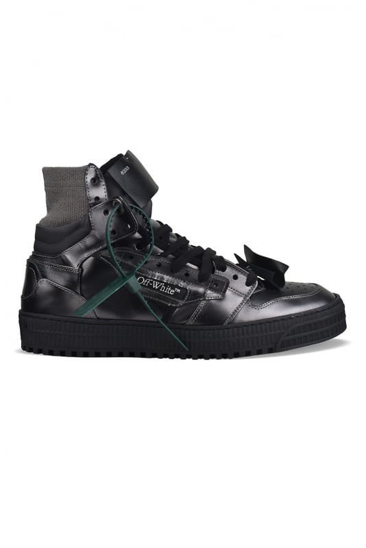 Off-Court  3.0 Zapatillas altas Off-White de piel negra.Efecto metálico.Logotipo blanco en el exterior. Flechas negras bordadas en el interior.Suela de goma negra.Etiquetas negras con el logotipo.Cordones negros.Correa antirrobo negra.Made in Italy.