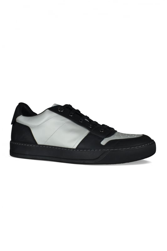 Sneakers Lanvin DBB1 en piel negra y gris metalizado.Logotipo L grabado en el exterior.Suela de goma negra.Cordones negros.Punta redondeada.