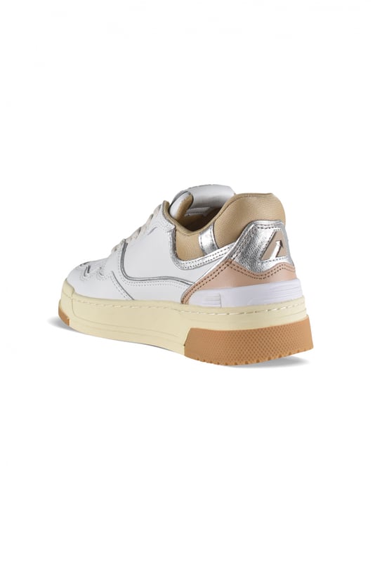 Sneakers bajas CLC Autry en piel blanca y beige.Detalles en gris plateado.Parche del logotipo en el exterior. Talonera beige y plateado con logotipo beige.Lengüeta con parche del logotipo.Cierre con cordones. Puntera redonda perforada.Suela de caucho con efecto amarilleado e inserción beige.Logotipo de la marca en la suela.